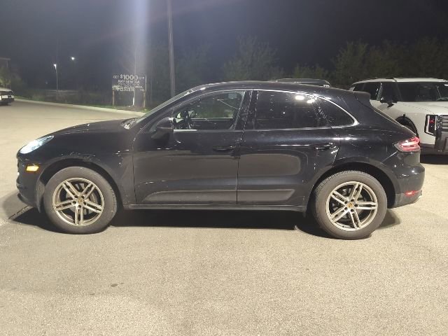 Used 2021 Porsche Macan AWD/4WD image 2