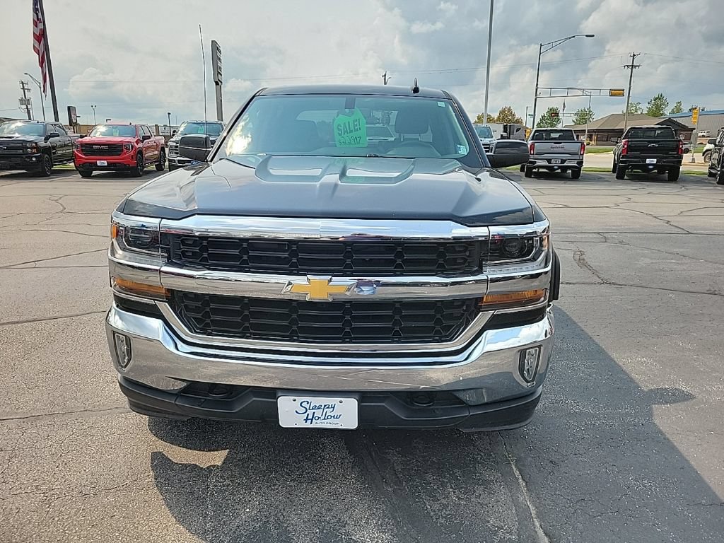 Used 2017 Chevrolet Silverado 1500 LT w/ All Star Edition AWD/4WD image 2