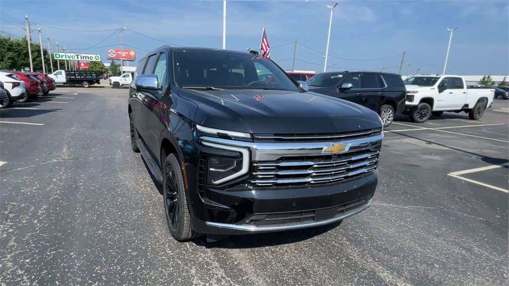 New 2025 Chevrolet Suburban Premier image 4
