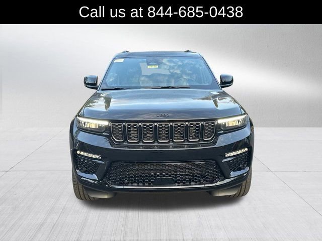 New 2025 Jeep Grand Cherokee Summit image 2