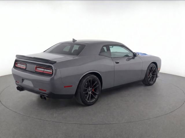 Used 2023 Dodge Challenger R/T RWD image 4
