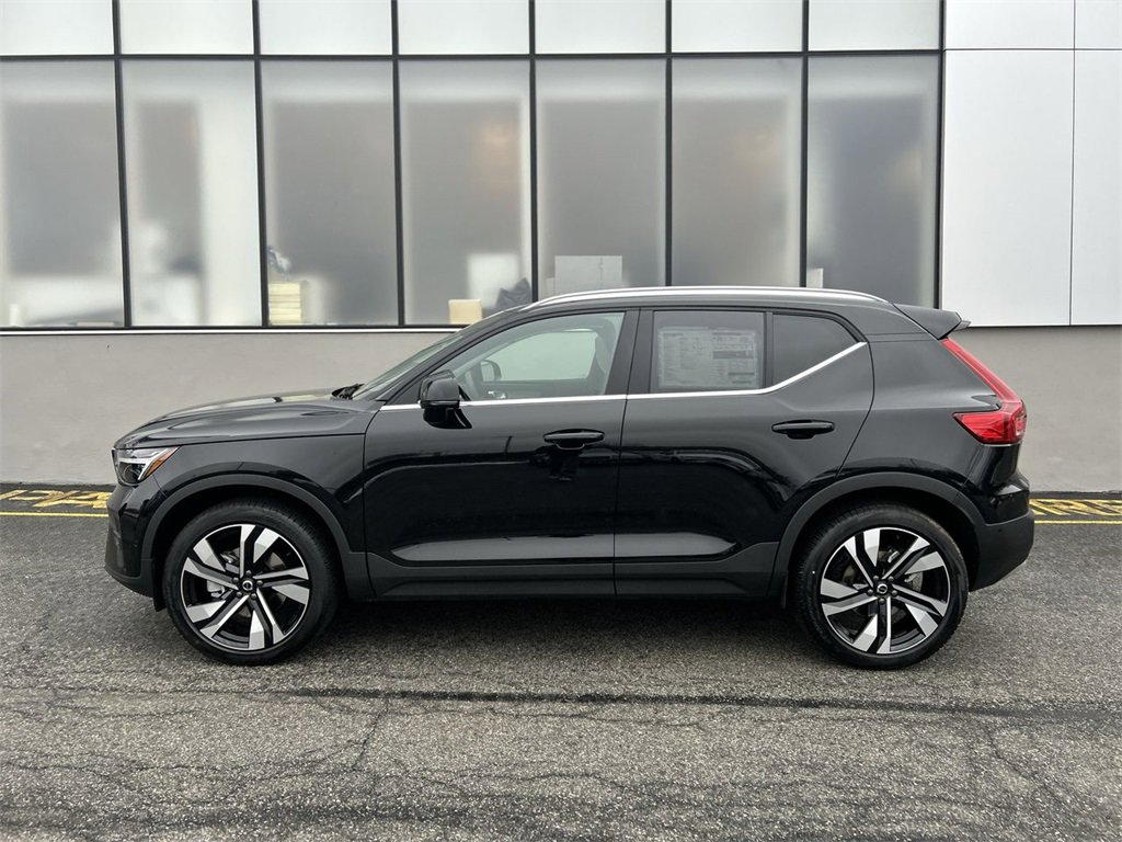 New 2025 Volvo XC40 B5 Ultra w/ Climate Package image 5