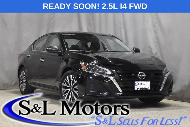 Used 2024 Nissan Altima 2.5 SV