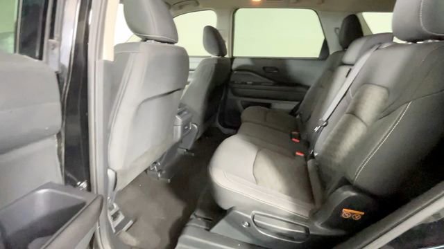 Used 2024 Nissan Pathfinder S AWD/4WD image 17