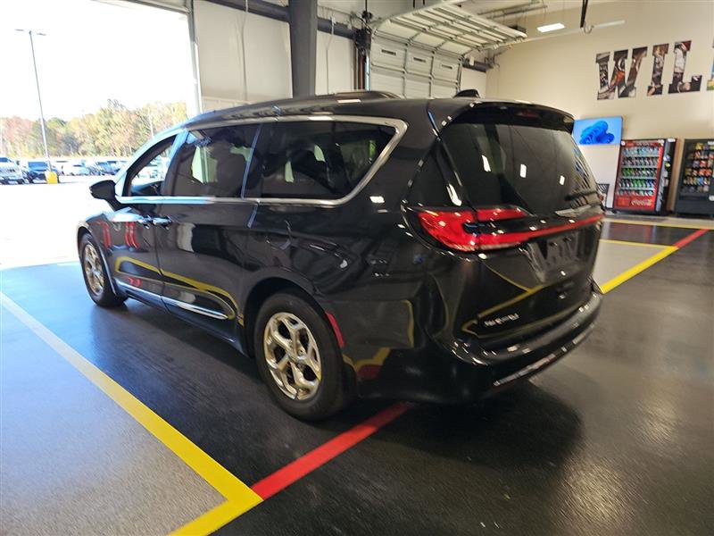 Used 2022 Chrysler Pacifica Limited image 8