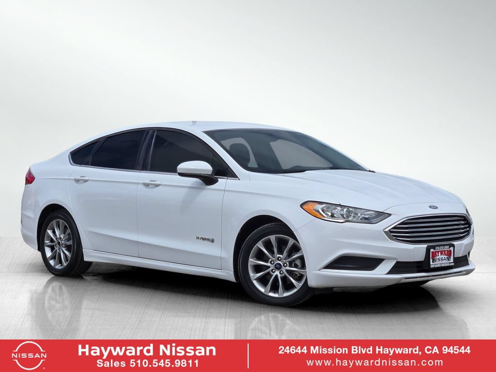 Used 2017 Ford Fusion SE FWD image 1