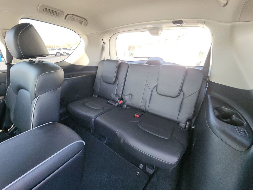 Used 2024 INFINITI QX80 Premium Select w/ Cargo Package image 23