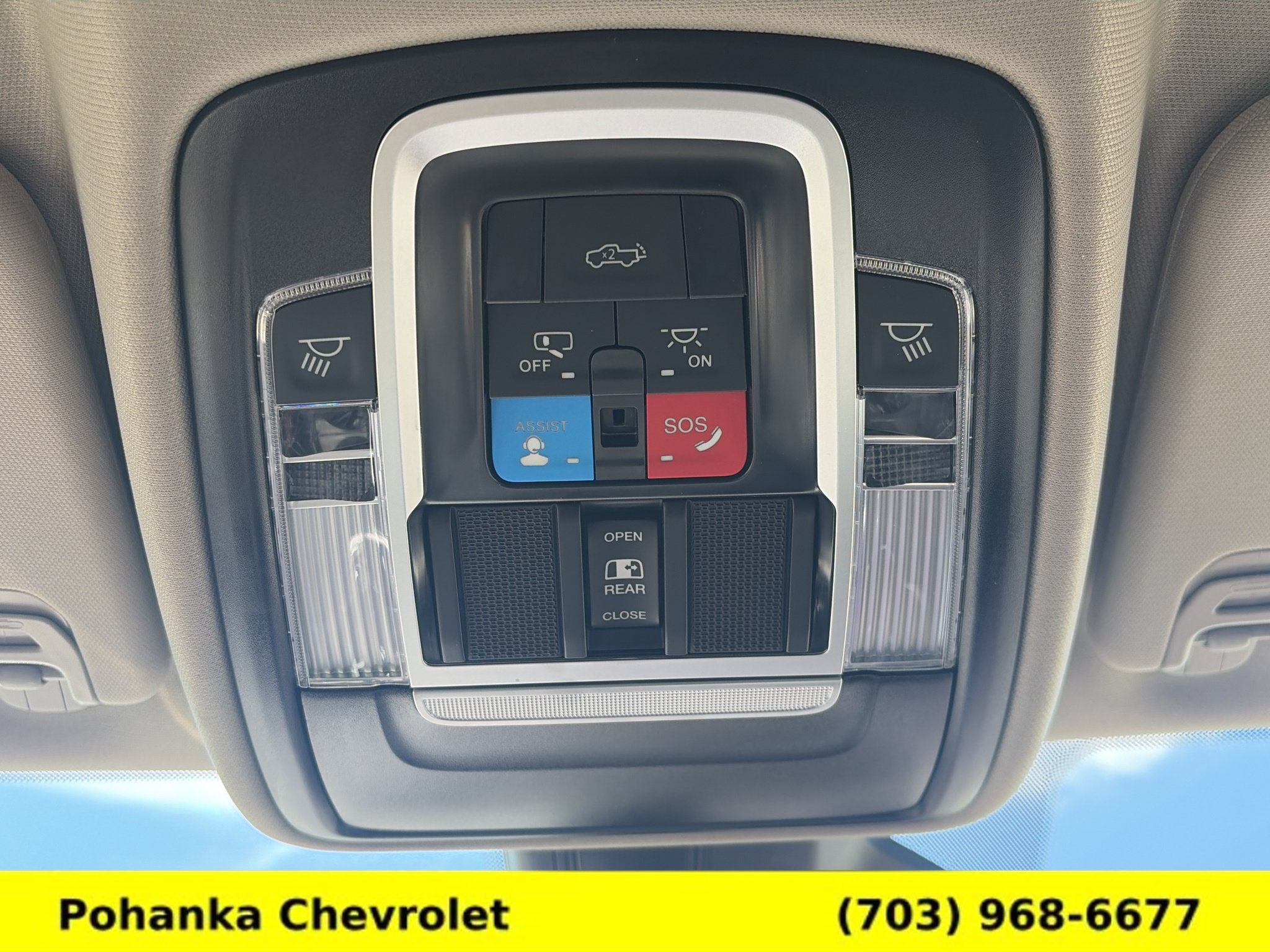 Used 2025 RAM 1500 Laramie AWD/4WD image 15