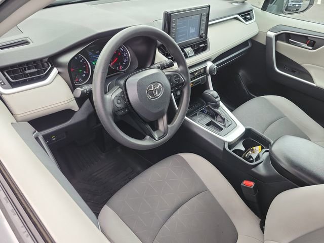 Used 2019 Toyota RAV4 XLE w/ Carpet Mat Package FWD image 6