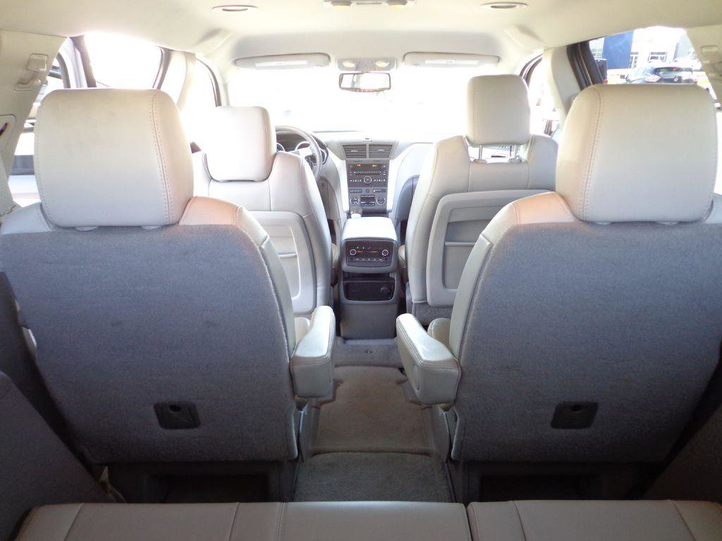 Used 2011 Chevrolet Traverse LT AWD/4WD image 23
