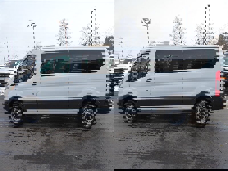Used 2015 Ford Transit 350 XL image 4