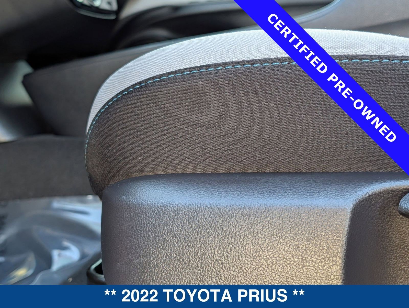 Used 2022 Toyota Prius LE image 21