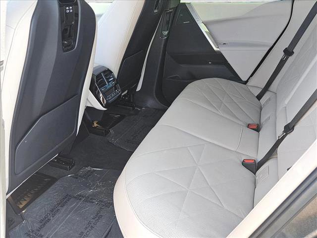 Used 2023 BMW iX xDrive50 w/ Sport Package AWD/4WD image 26