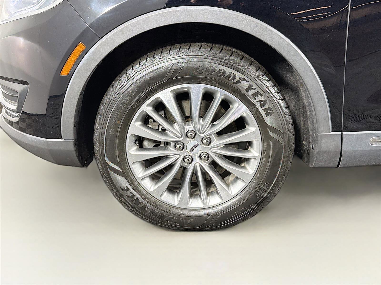 Used 2018 Lincoln MKX Select w/ Select Plus Package image 31