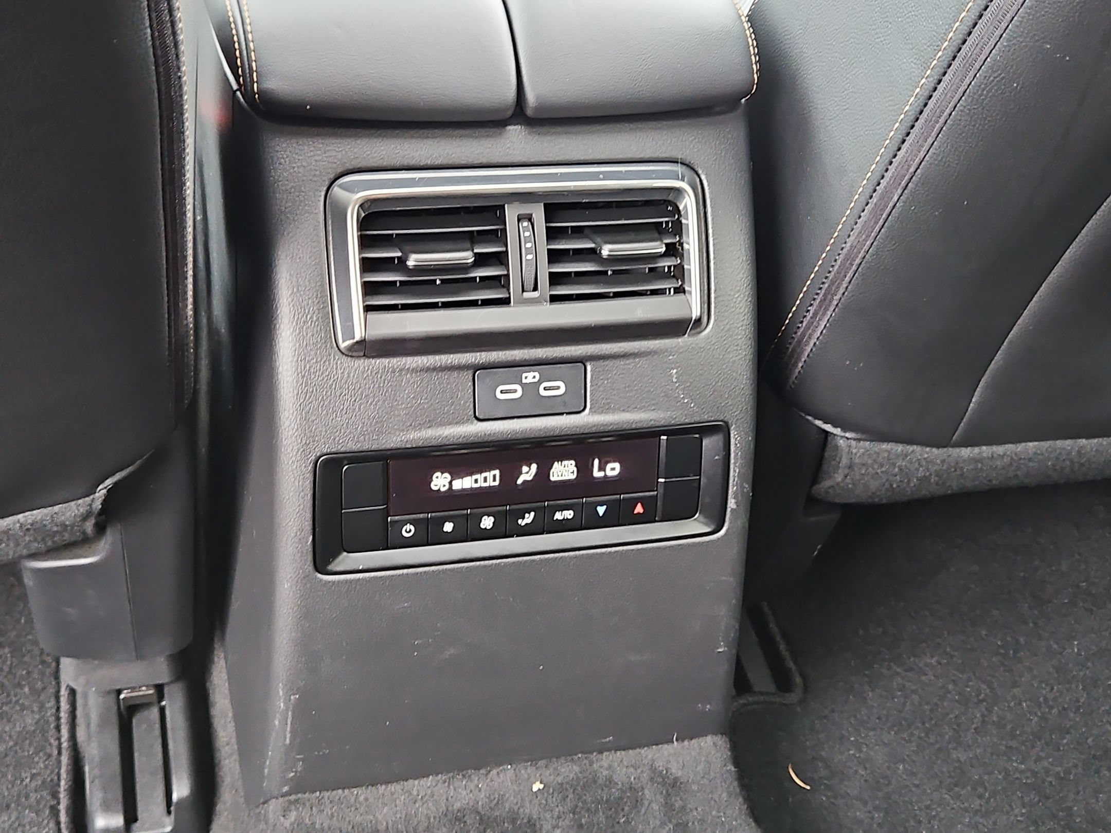 Used 2024 MAZDA CX-90 Plug-In Hybrid w/ Preferred AWD/4WD image 23