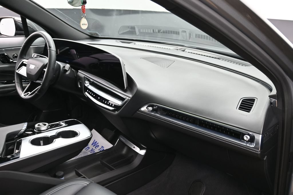 Used 2024 Cadillac Lyriq Tech RWD image 37
