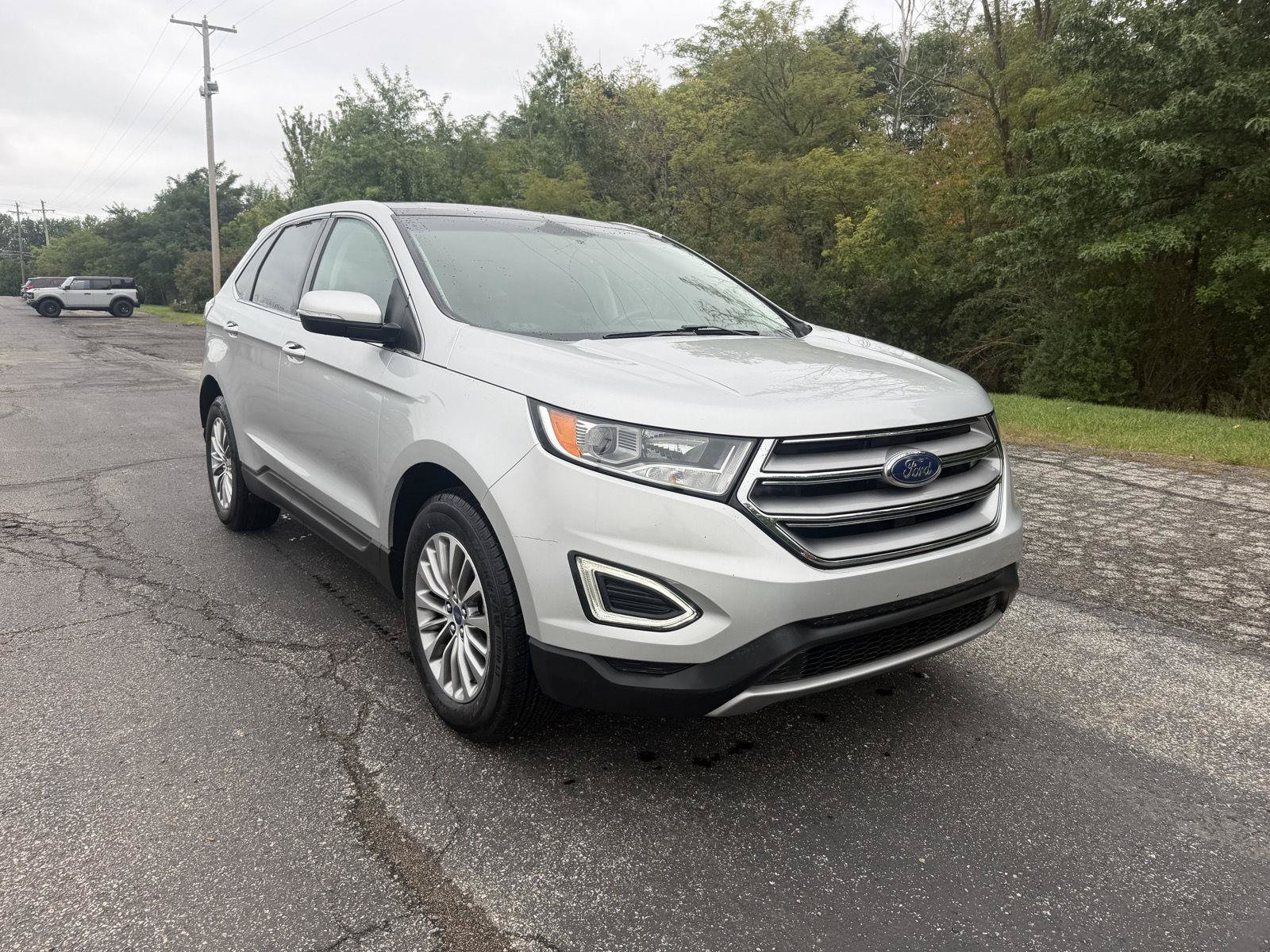 Used 2018 Ford Edge SEL w/ Equipment Group 201A AWD/4WD image 3