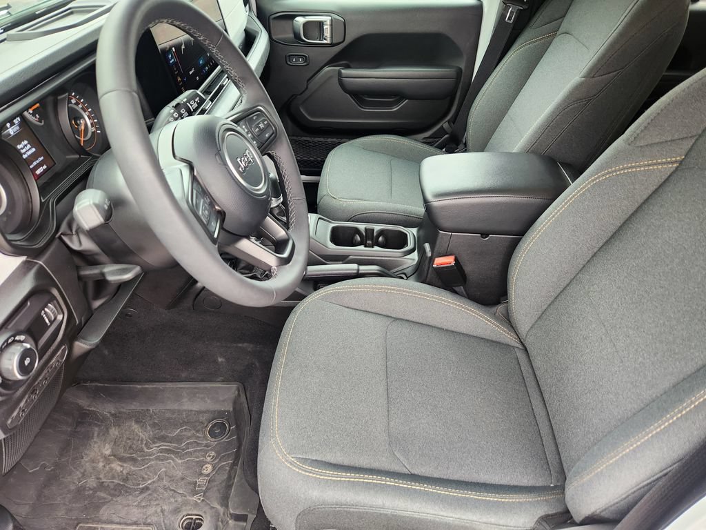 Used 2025 Jeep Wrangler Unlimited Sport AWD/4WD image 13
