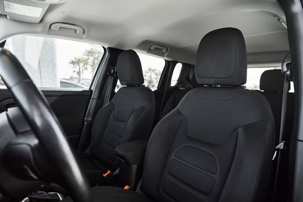 Used 2020 Jeep Renegade Latitude w/ UConnect 8.4 Nav Group AWD/4WD image 29