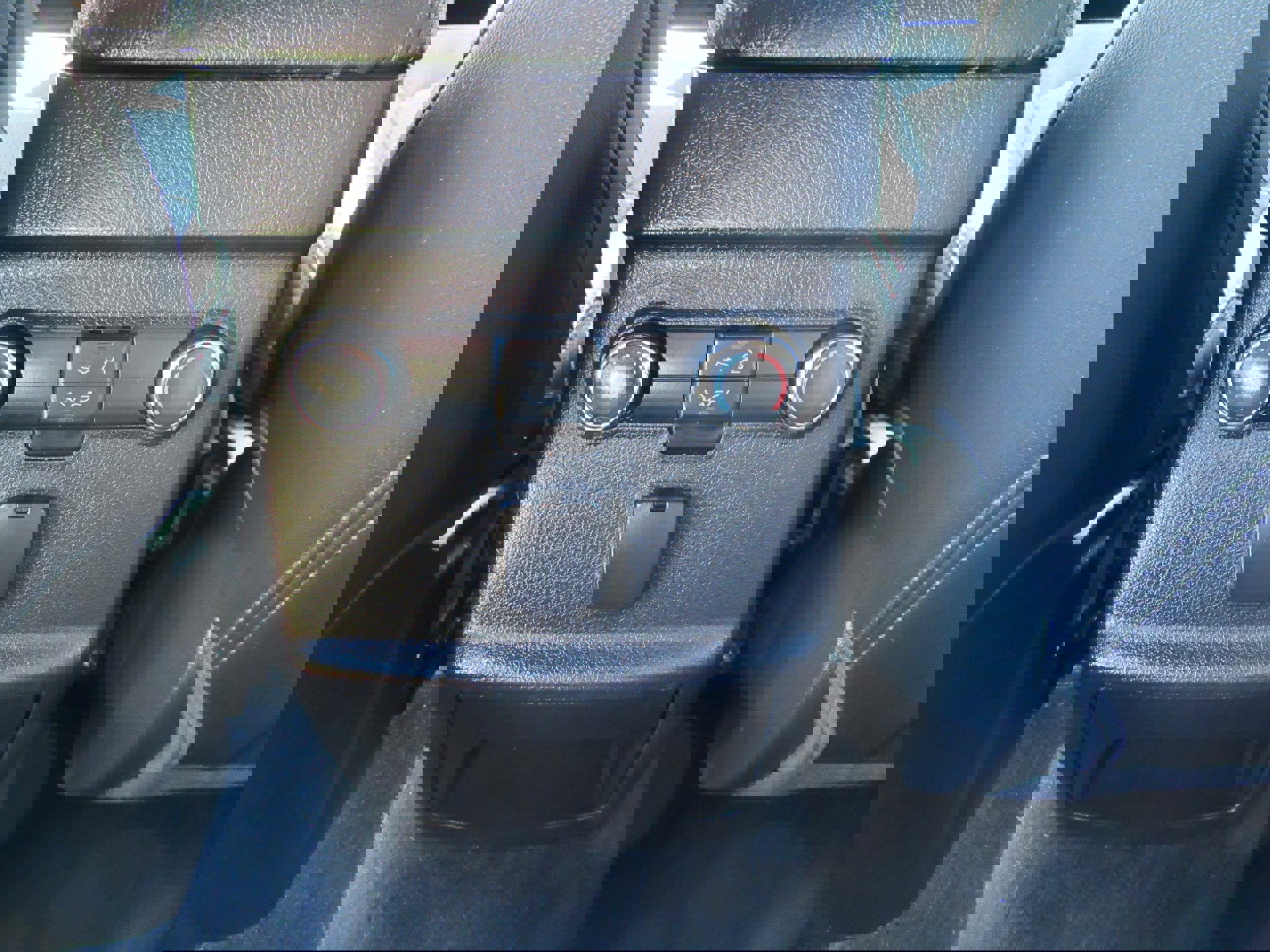 Used 2019 Ford Explorer XLT w/ Equipment Group 202A image 16