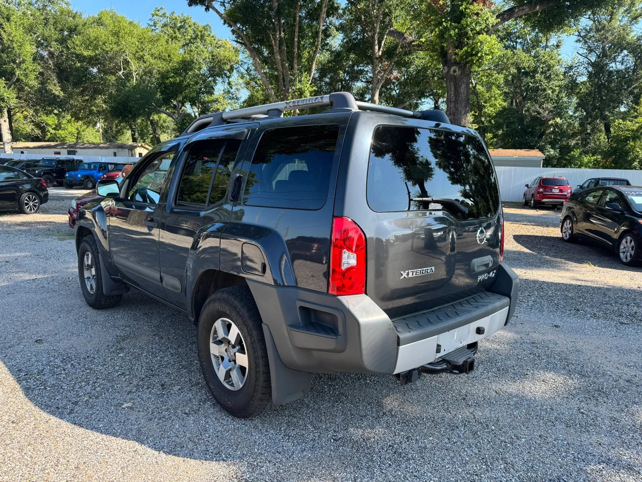 Used 2011 Nissan Xterra PRO-4X w/ Pro-4x Leather Pkg AWD/4WD image 3