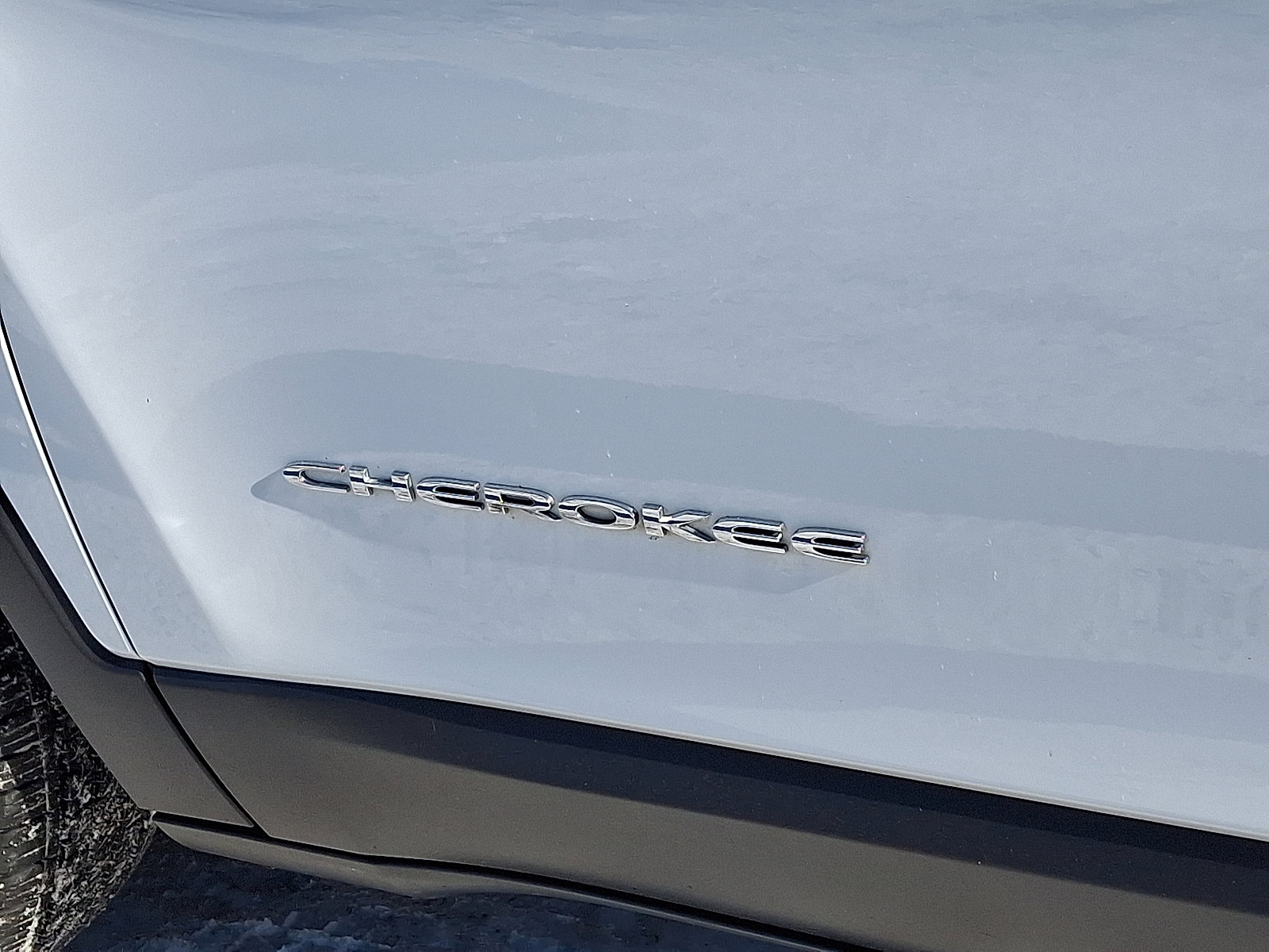 Used 2018 Jeep Cherokee Limited AWD/4WD image 32