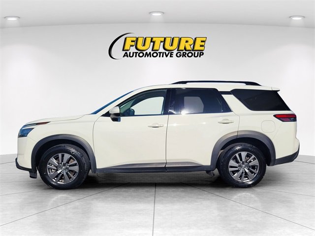 Used 2024 Nissan Pathfinder SV w/ SV Premium Package image 6