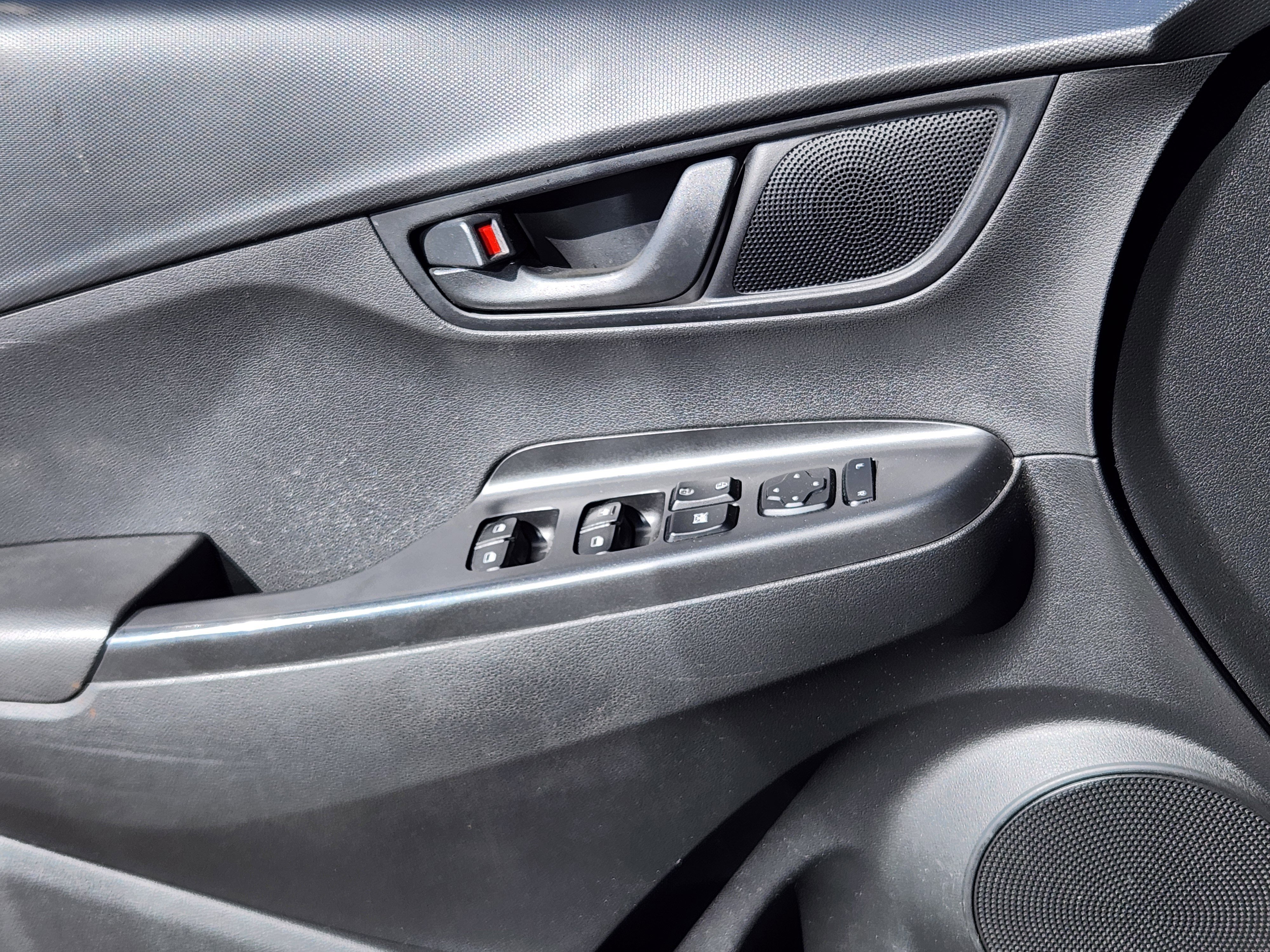 Used 2019 Hyundai Kona SE image 7