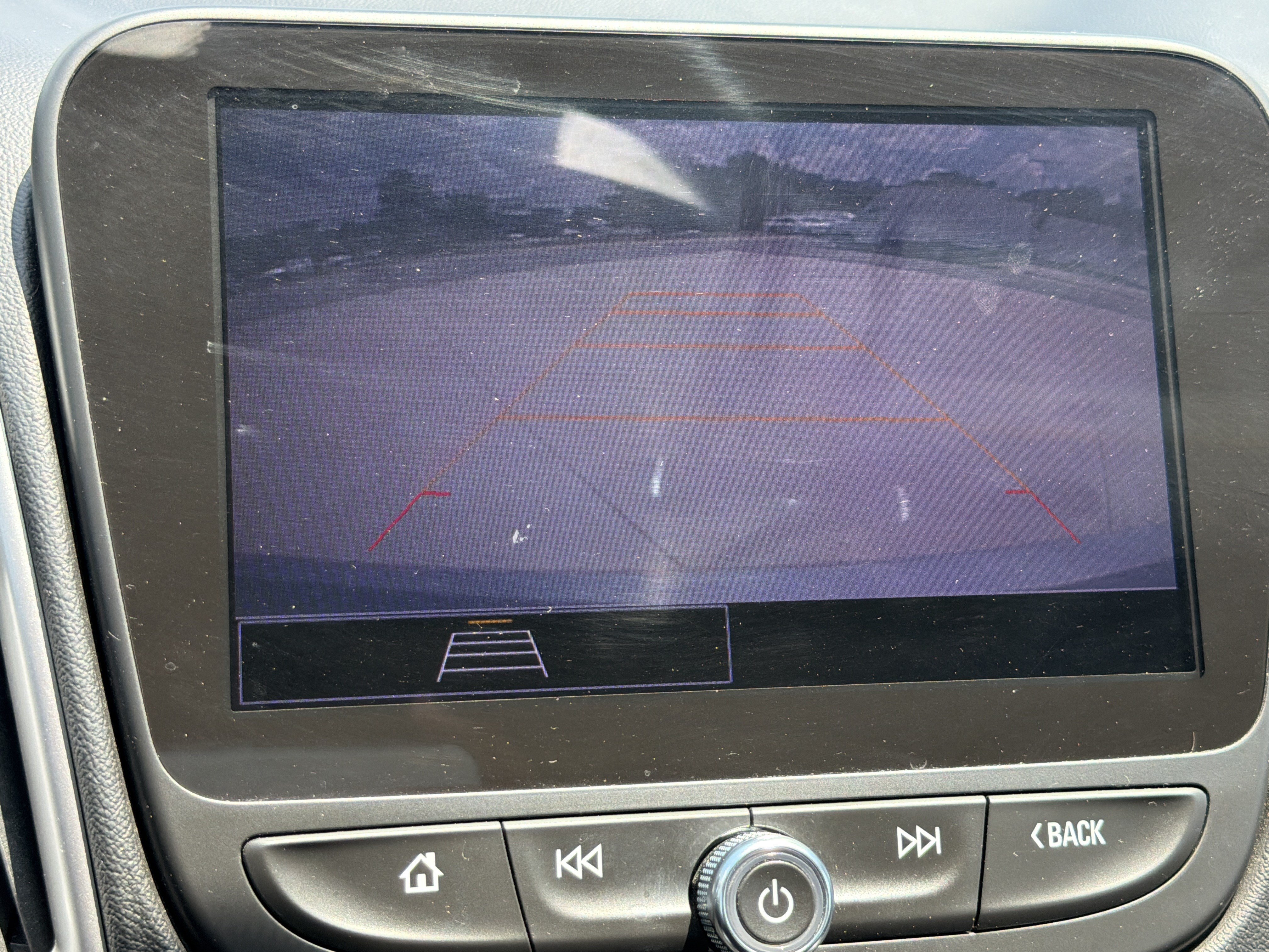Used 2021 Chevrolet Malibu LS FWD image 25