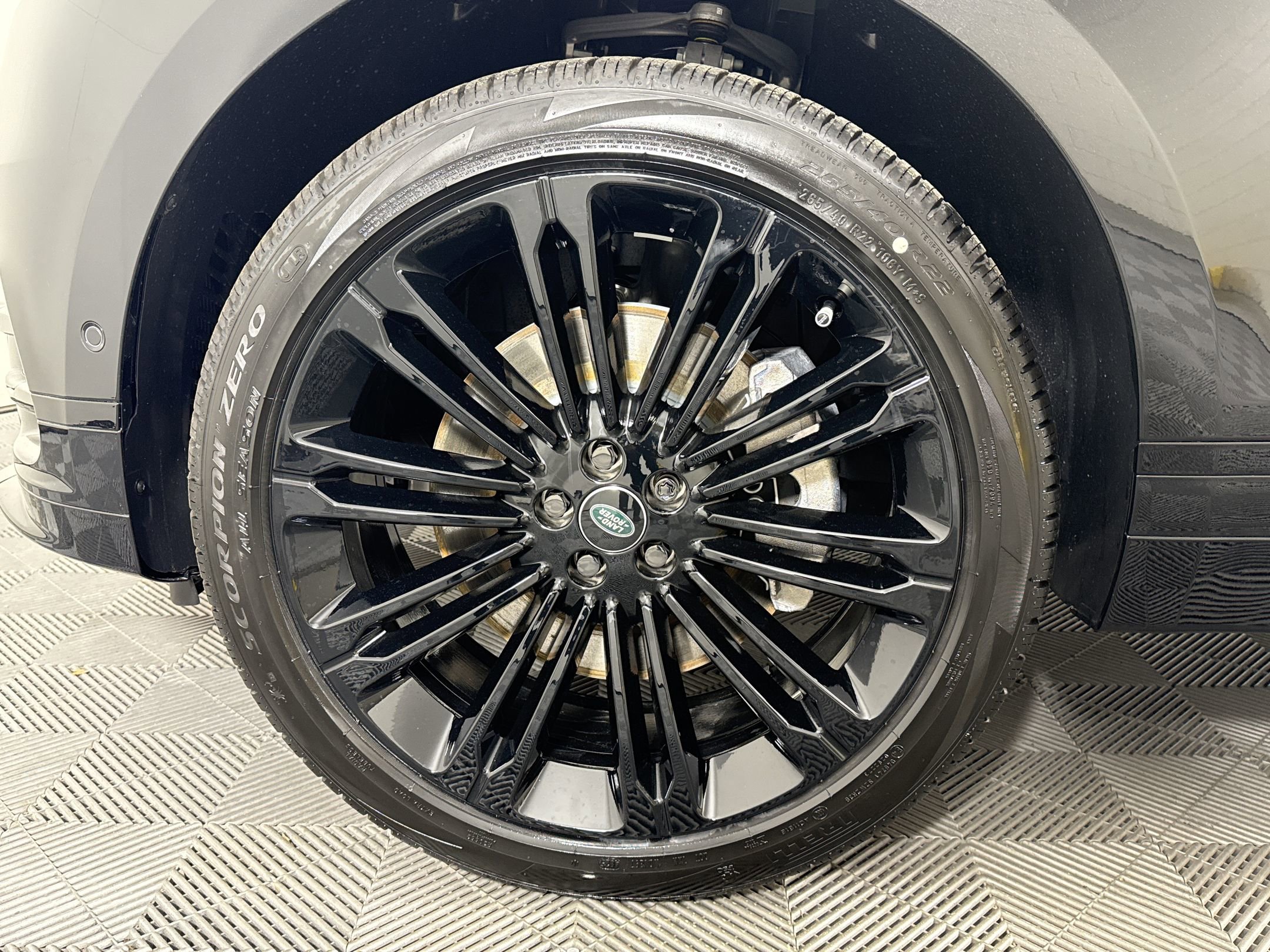 New 2026 Land Rover Range Rover Velar Dynamic SE AWD/4WD image 11