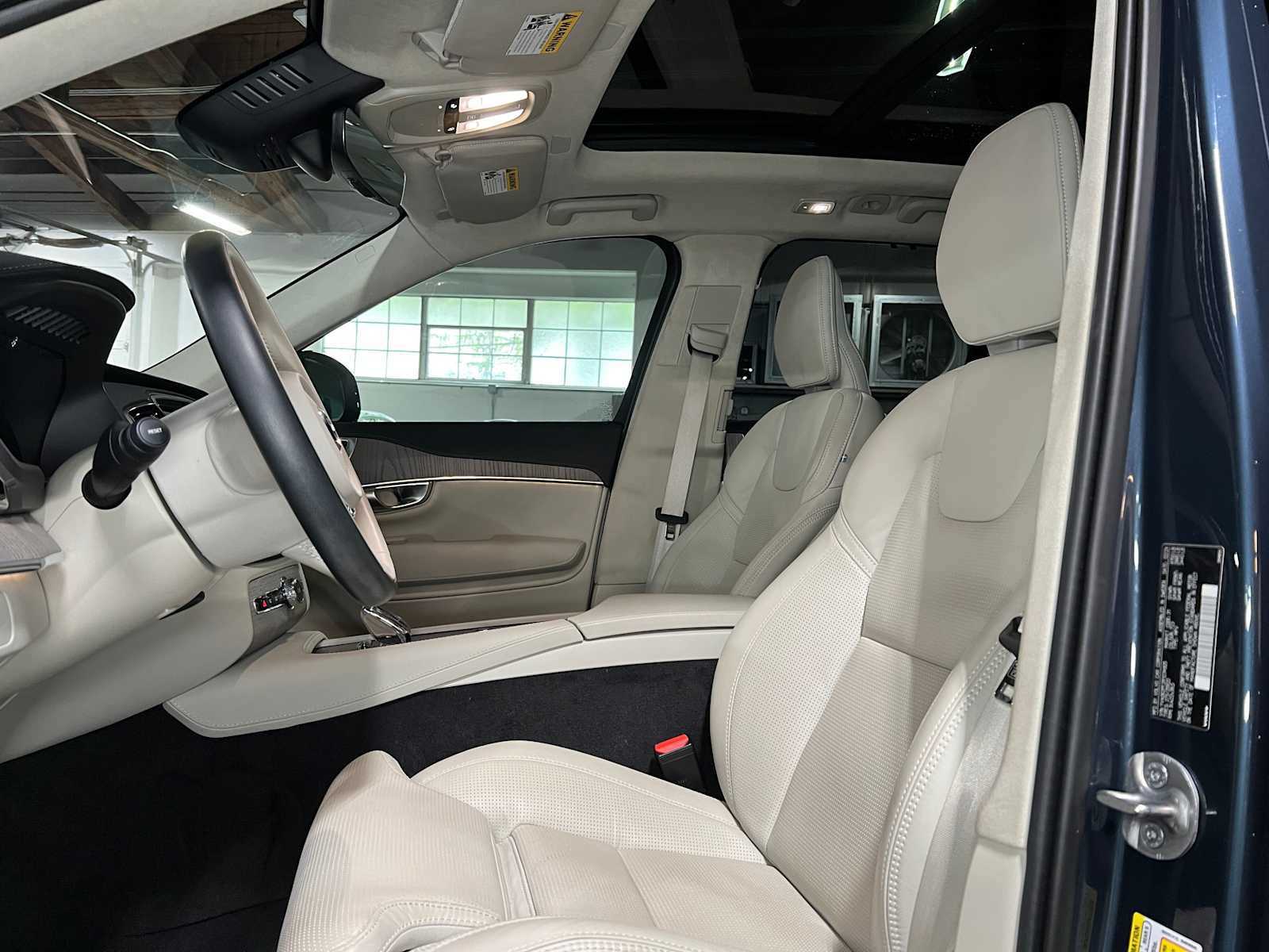 Used 2024 Volvo XC90 B6 Ultimate w/ Lounge Package AWD/4WD image 25