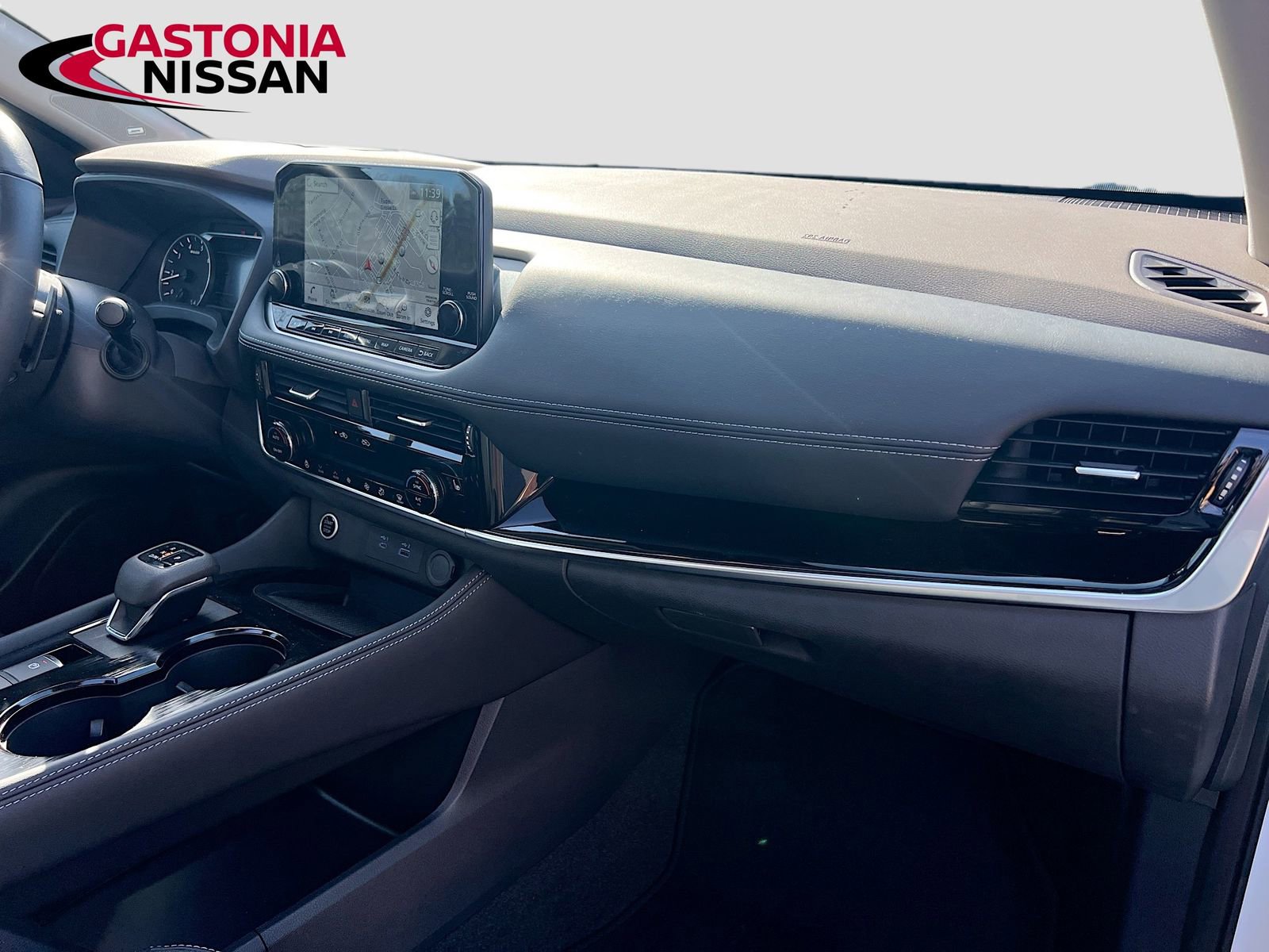 Used 2023 Nissan Rogue SL w/ SL Premium Package image 39