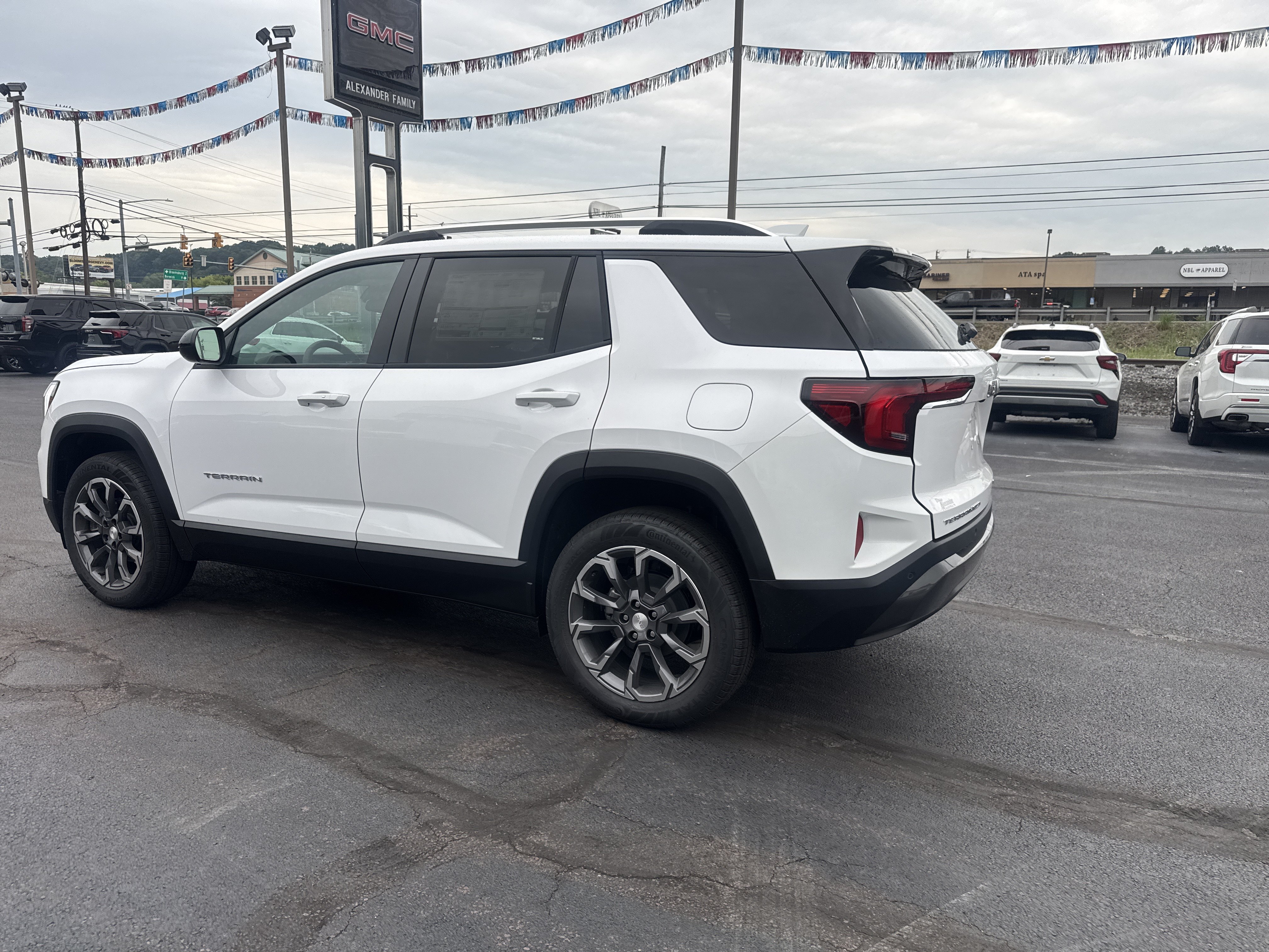 New 2027 GMC Terrain Elevation w/ Elevation Premium Package AWD/4WD image 6