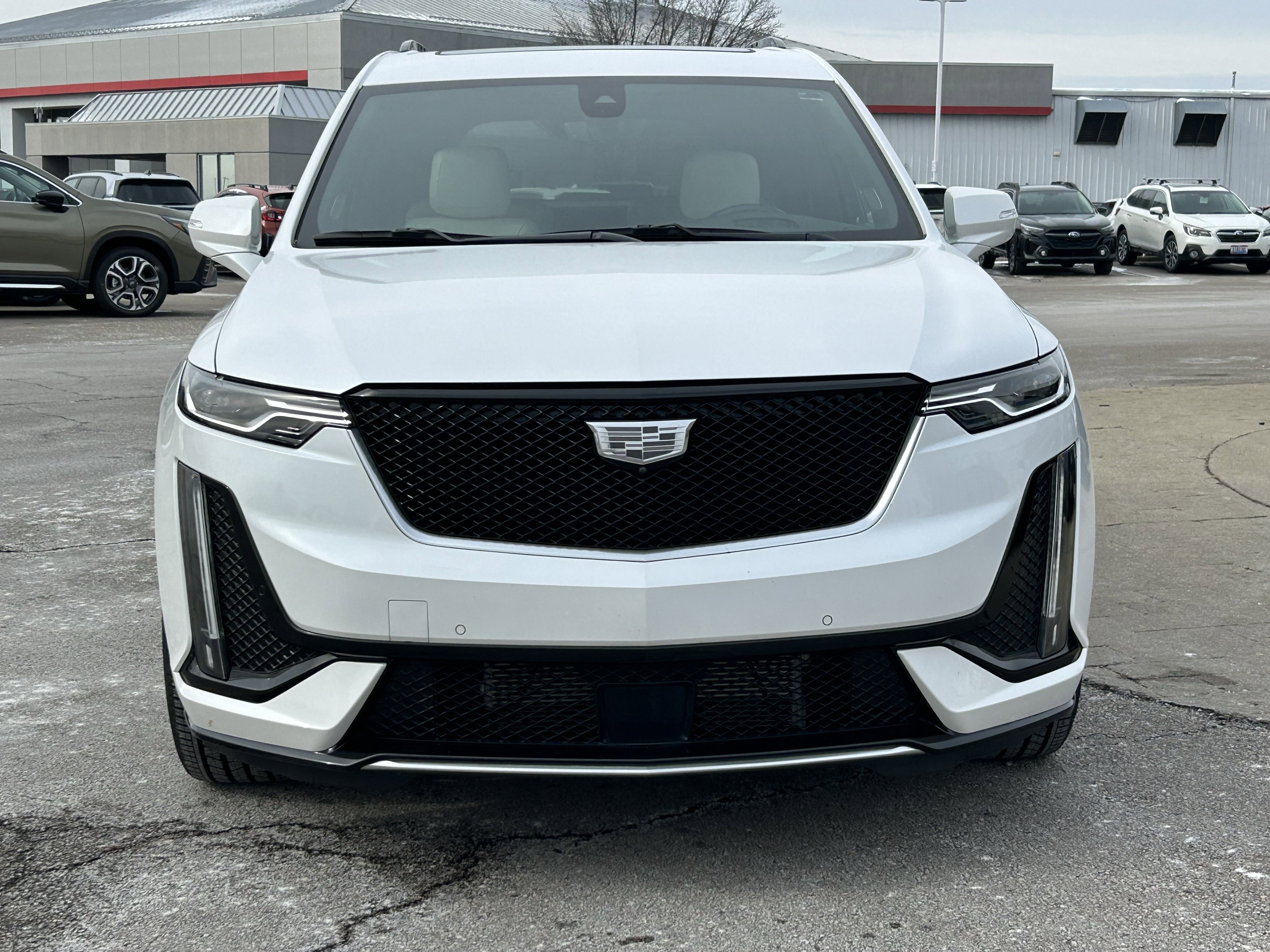 Used 2024 Cadillac XT6 Sport w/ Technology Package image 2