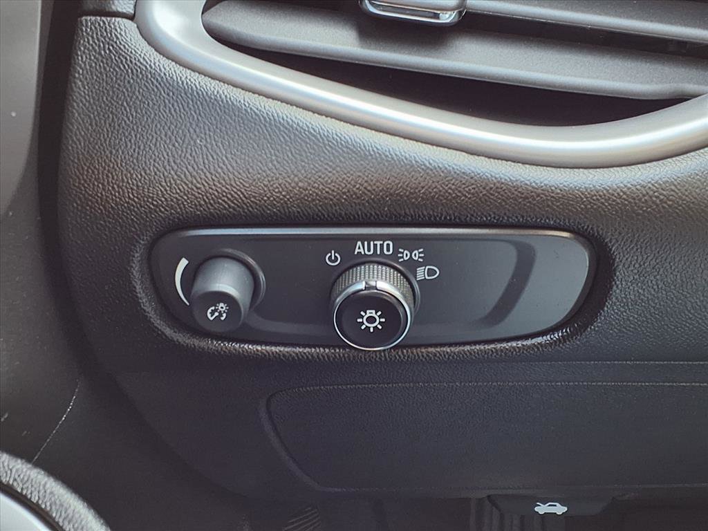 Used 2025 Chevrolet Malibu LS image 11