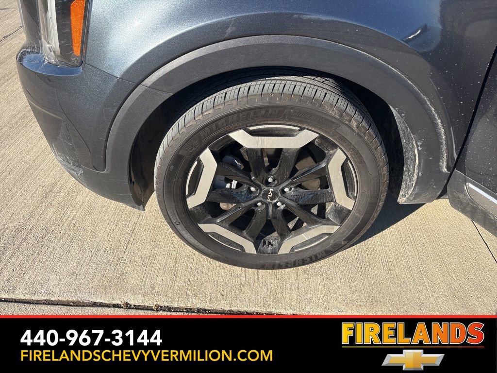 Used 2023 Kia Telluride EX w/ EX Captain's Chair Package image 30