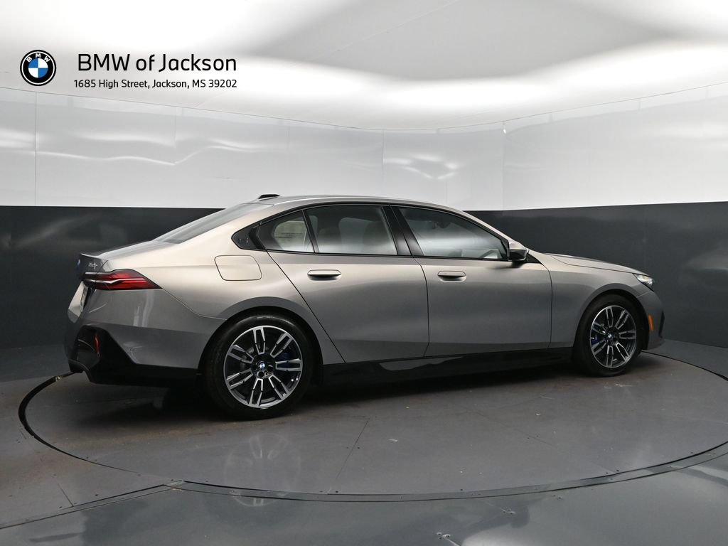 New 2027 BMW 550e xDrive w/ Premium Package AWD/4WD image 8