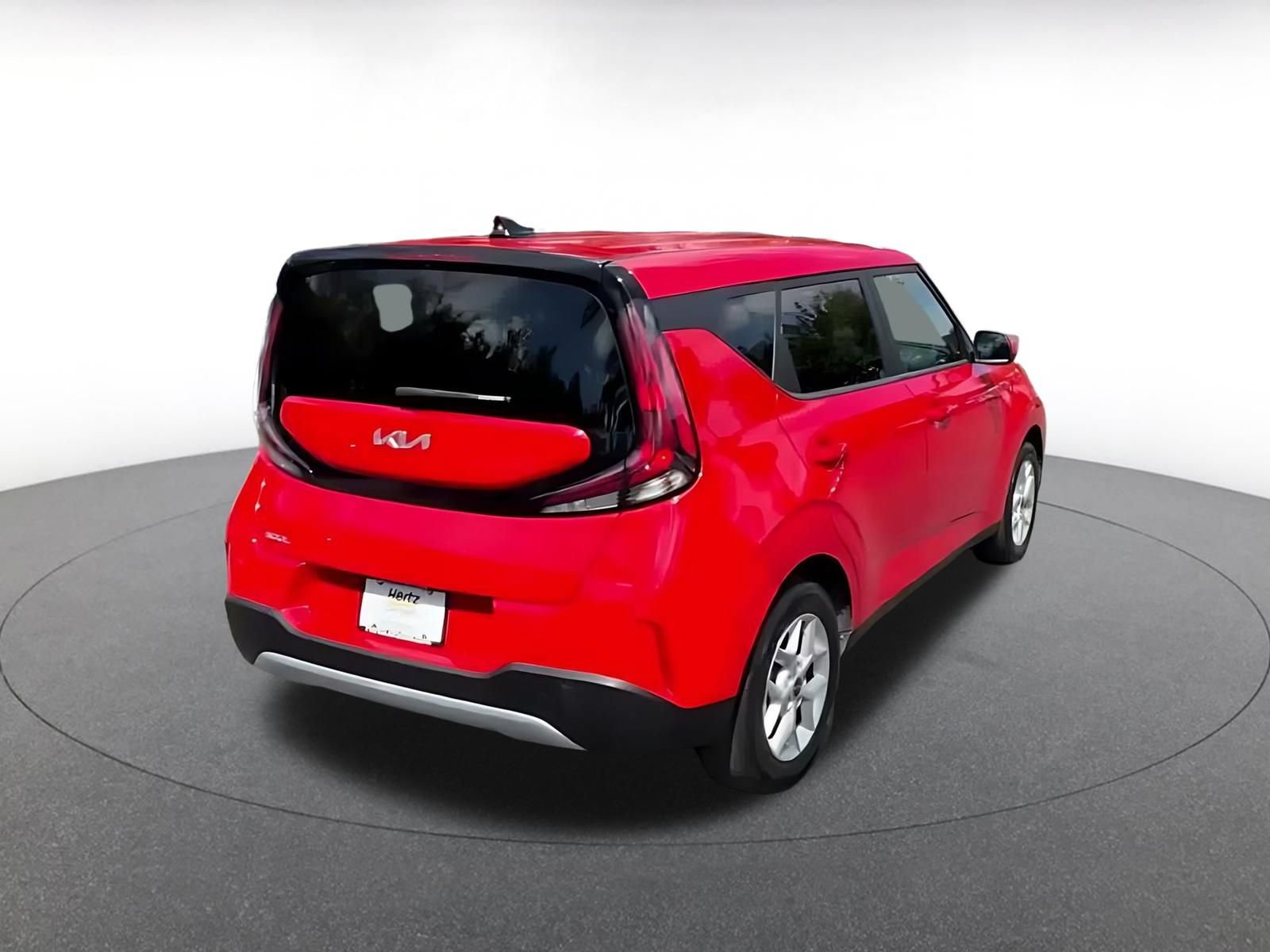 Used 2025 Kia Soul LX w/ LX Technology Package FWD image 13