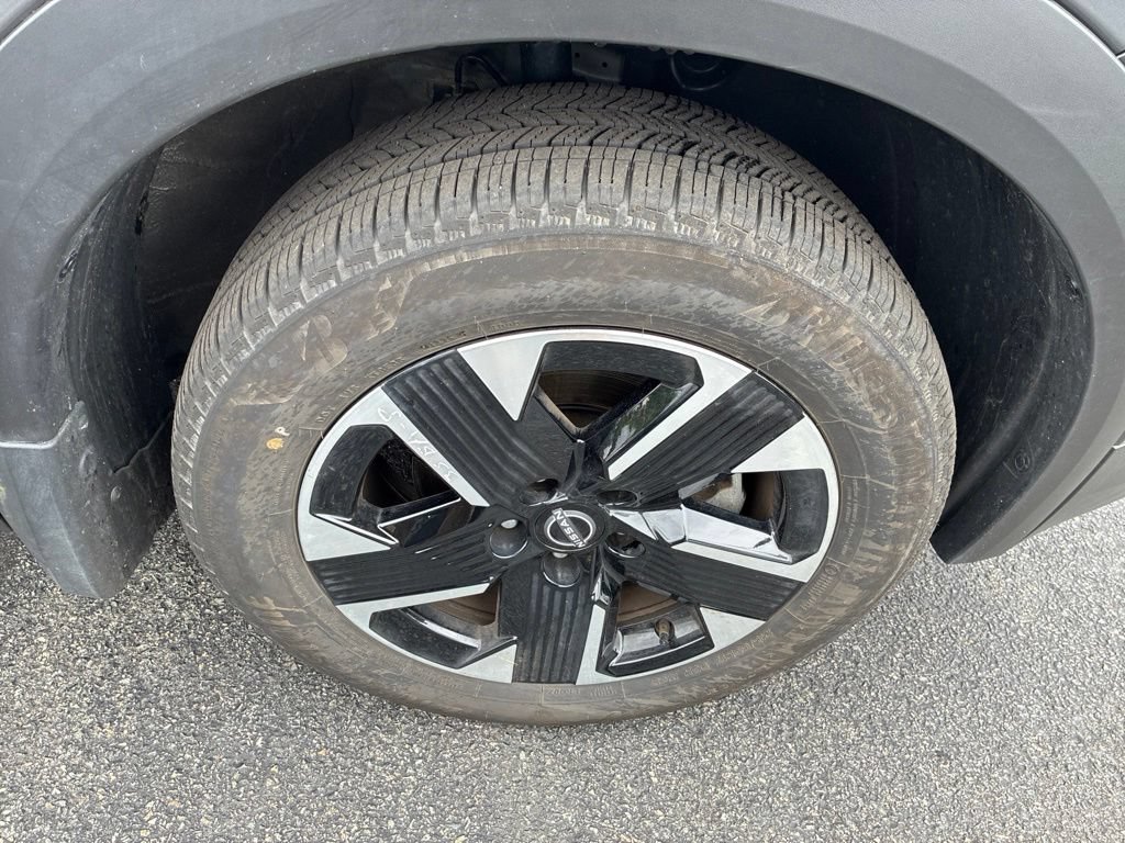 Certified 2025 Nissan Kicks SV AWD/4WD image 9