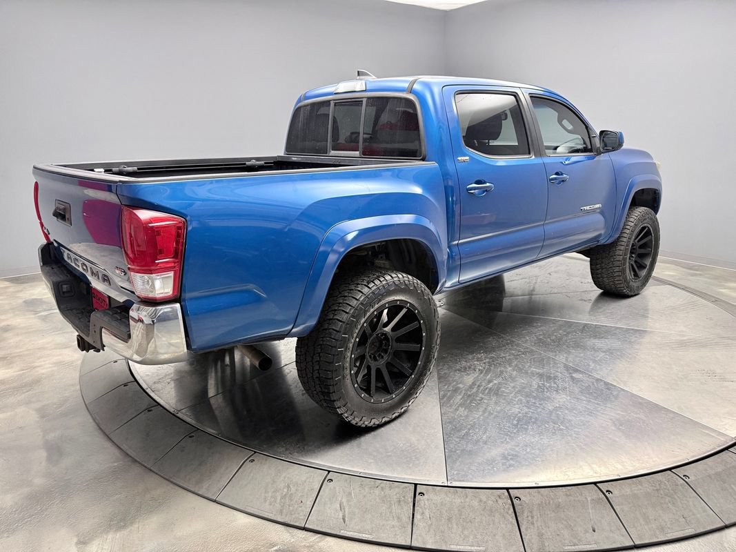 Used 2017 Toyota Tacoma SR5 w/ Tow Package AWD/4WD image 5