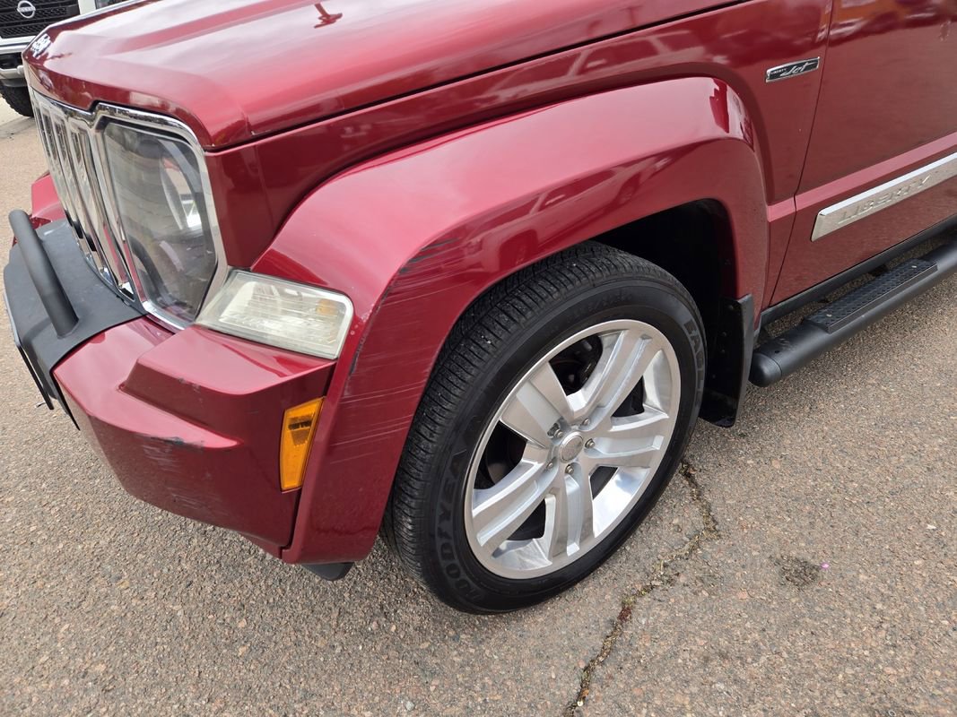 Used 2012 Jeep Liberty Limited Jet w/ Exterior Appearance Group AWD/4WD image 4