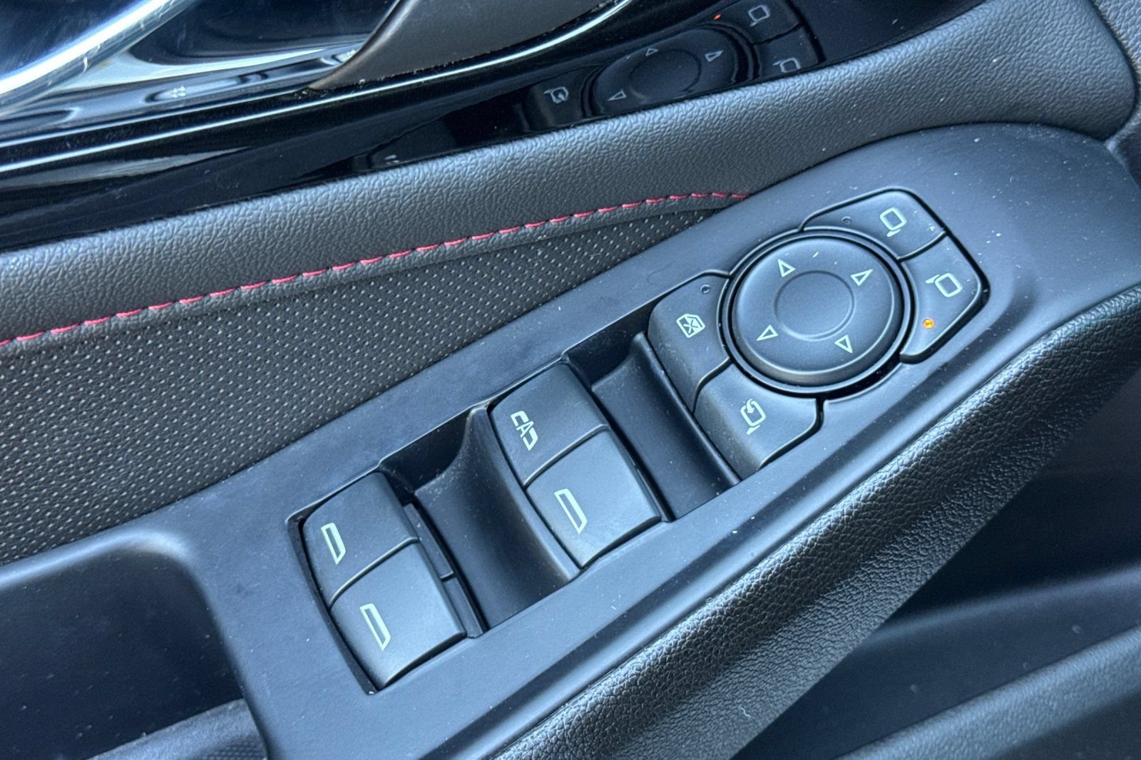 Used 2023 Chevrolet Traverse RS AWD/4WD image 13
