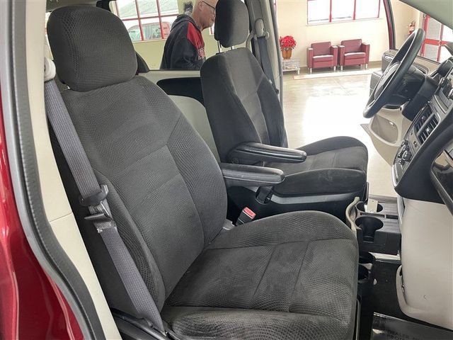 Used 2017 Dodge Grand Caravan SE FWD image 22