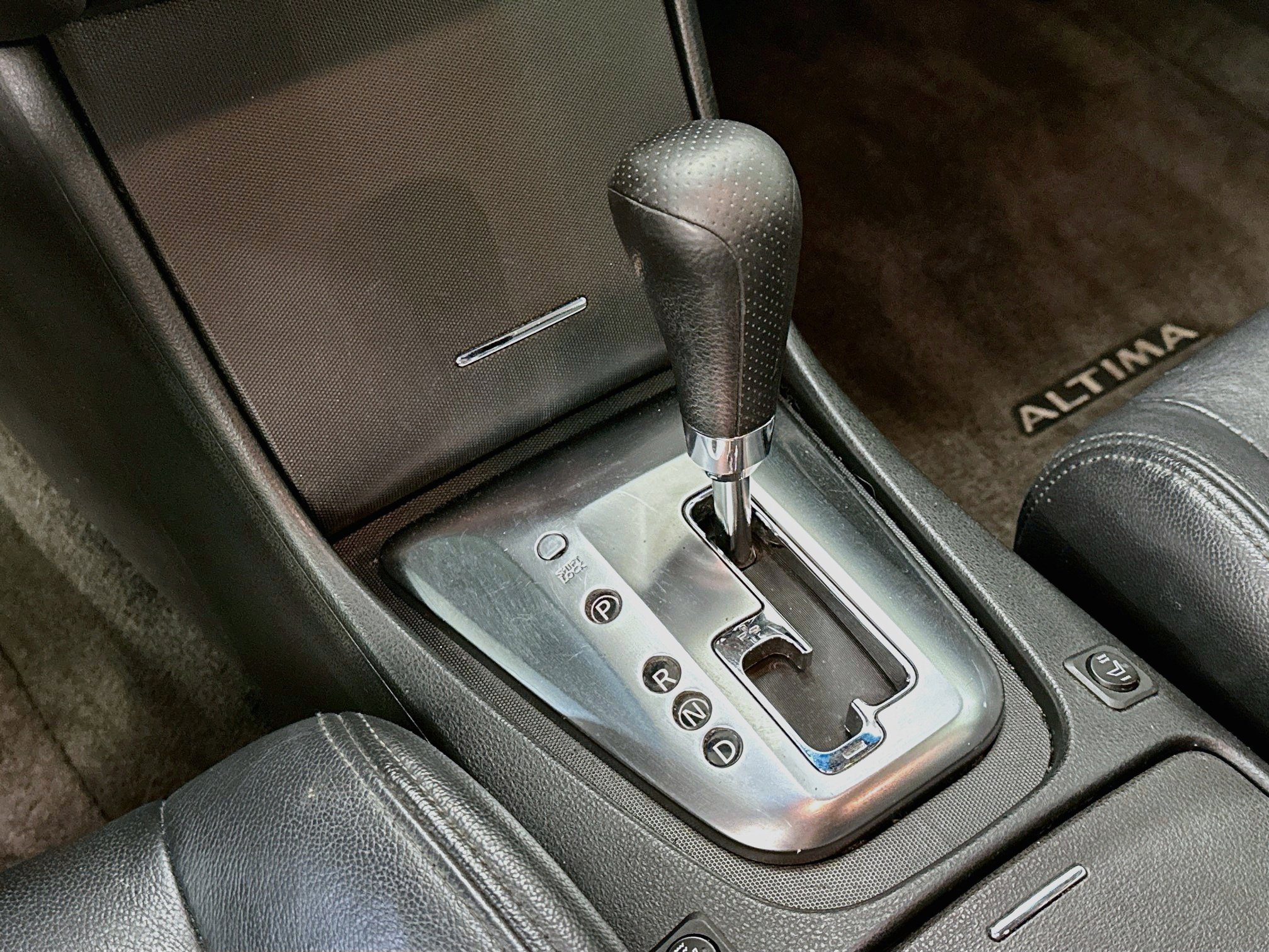 Used 2012 Nissan Altima 2.5 S FWD image 24