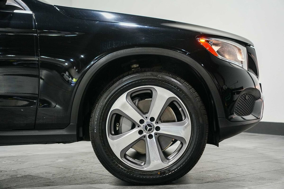 Used 2019 Mercedes-Benz GLC 300 4MATIC image 9