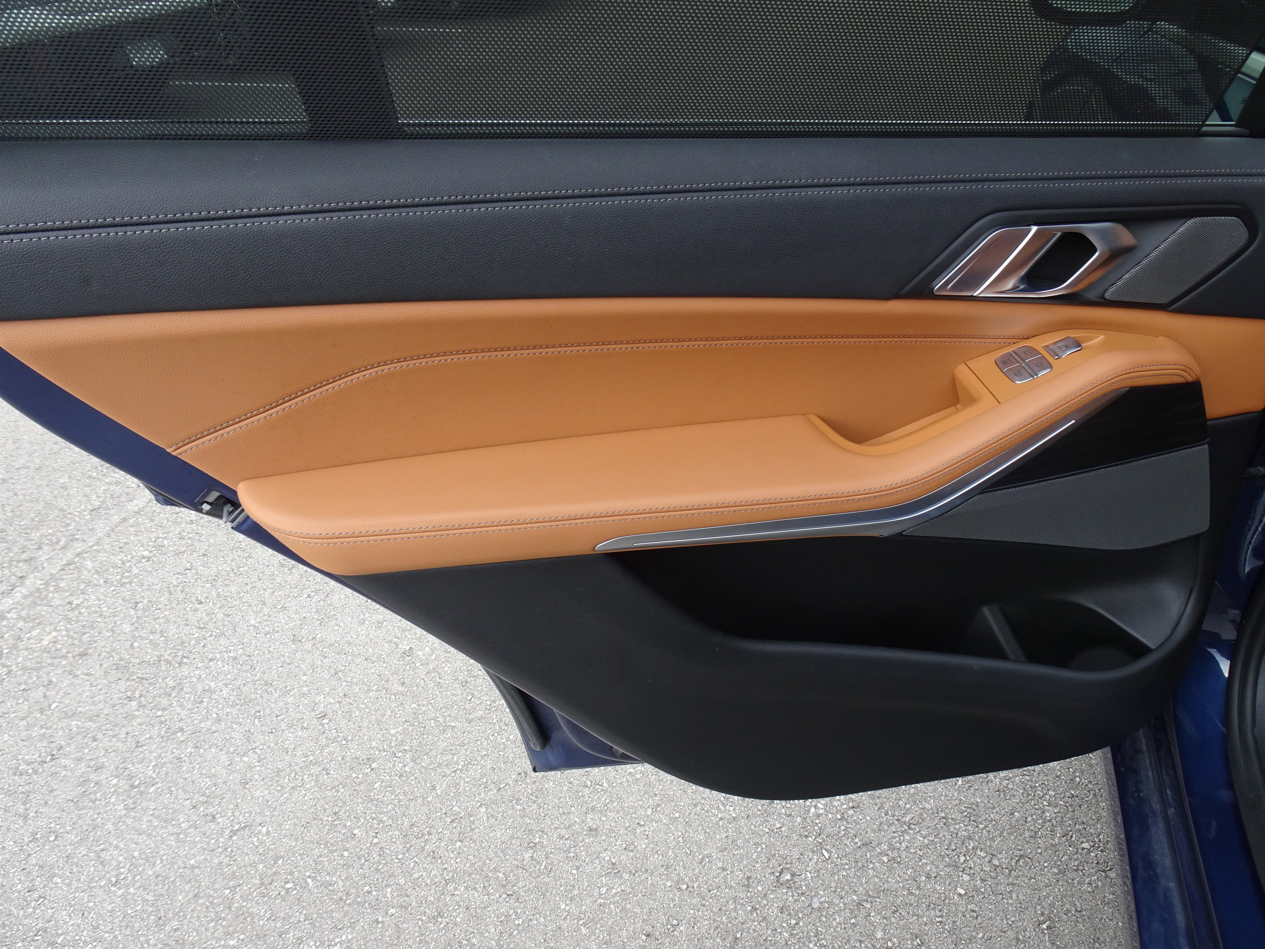 Used 2022 BMW X7 xDrive40i w/ Premium Package image 16