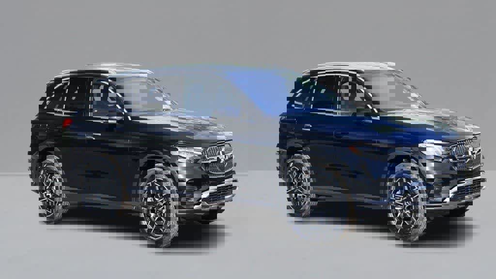 Used 2026 Mercedes-Benz GLC 300 4MATIC image 3