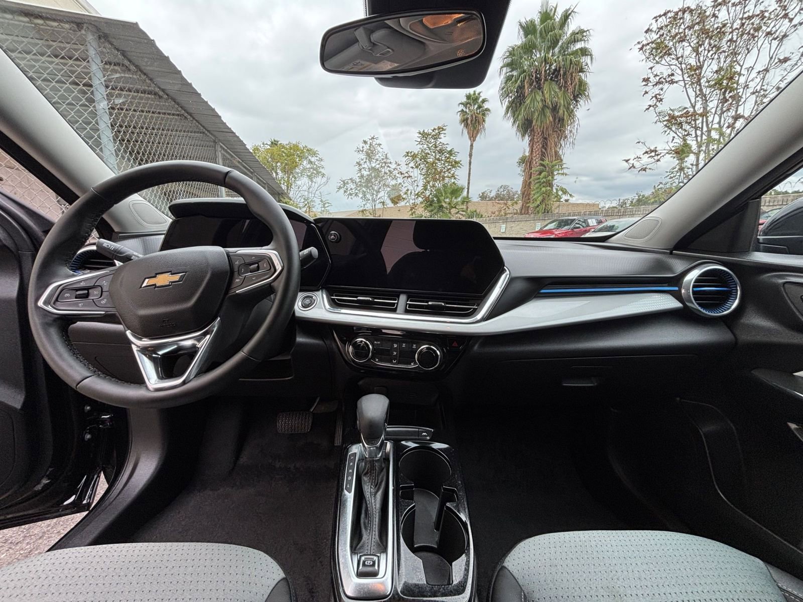 Used 2025 Chevrolet Trax LT w/ LT Convenience Package image 33