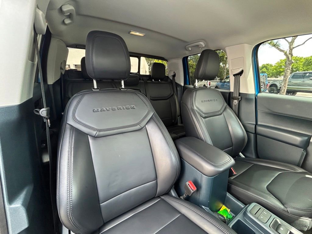 Used 2025 Ford Maverick Lariat w/ Black Appearance Package AWD/4WD image 28