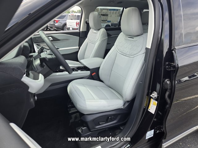 New 2026 Ford Explorer Platinum w/ LUX Leather Package AWD/4WD image 5